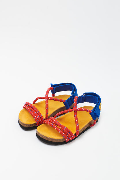 Maison Mangostan Arando Sandal Red Sfeer duo