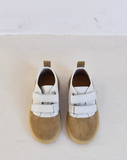 Schoenencafe Kids Du Loua du Codi  velcro sneaker faded Kaki Suede/ White Leather sfeer